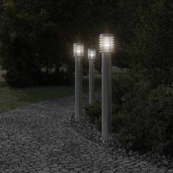 Vonkajšia stojaca lampa zásuvka strieborná 110 cm nehrdz. oceľ