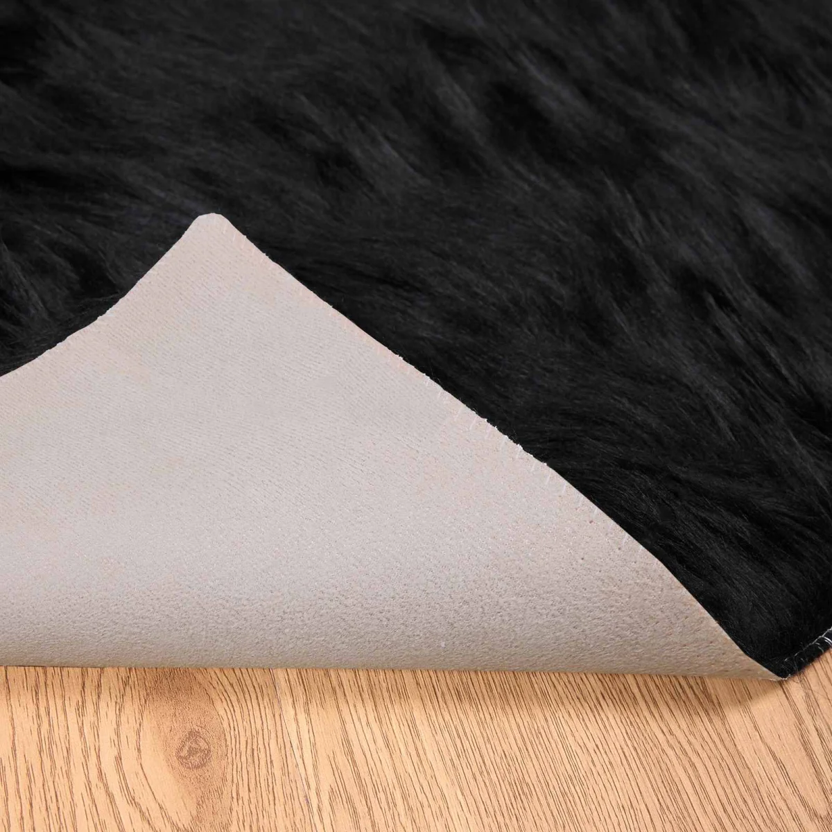 Falošný ovčí kožušinový koberec Tafalla Čierna 240 x 240 cm