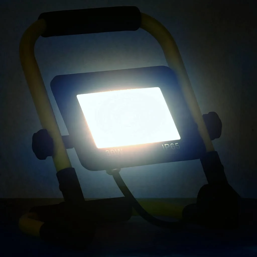 LED reflektor s rukoväťou 30 W studené biele svetlo