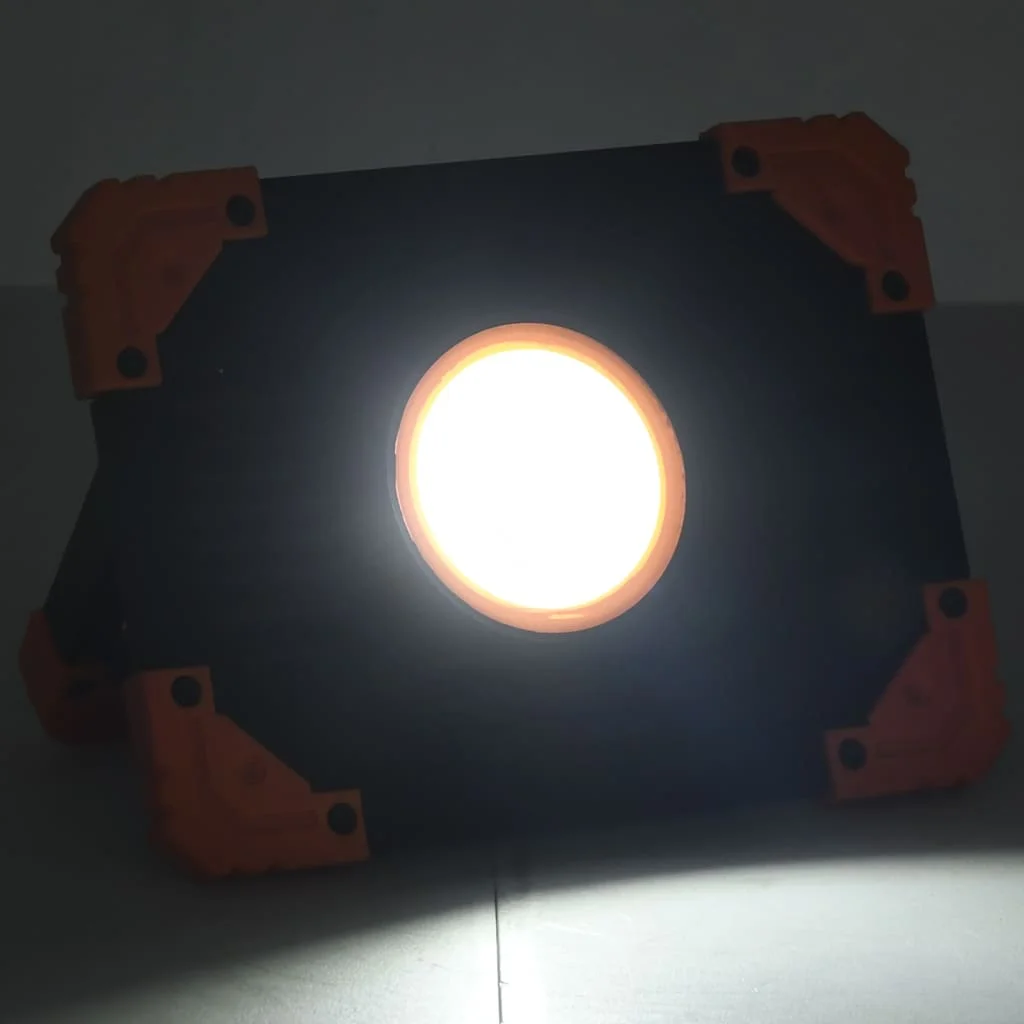 Prenosné LED bodové svetlo ABS 10 W studené biele