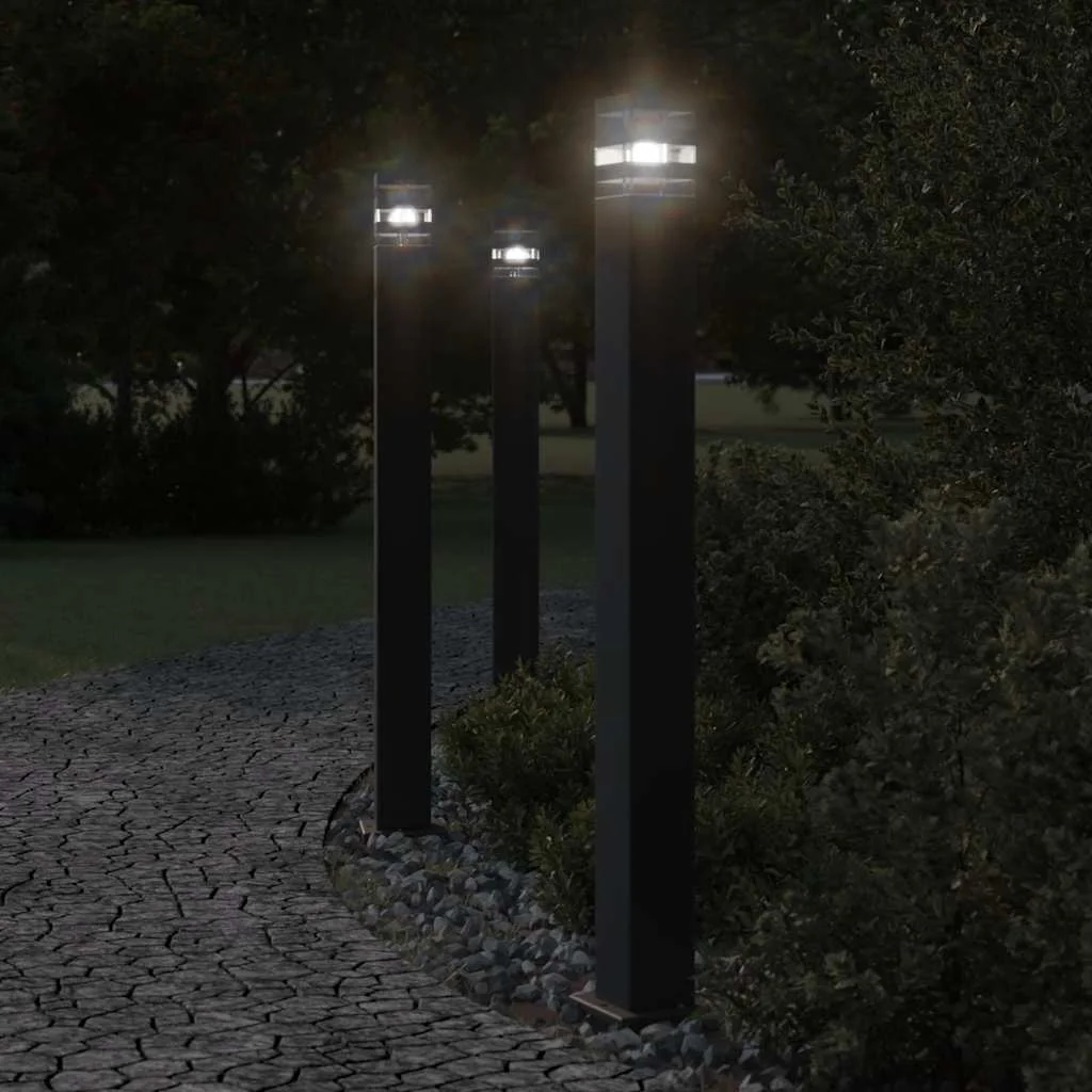 Vonkajšie stojace lampy so senzorom 3 ks čierne 110 cm hliník